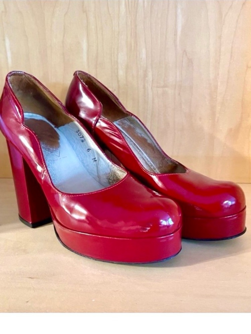 ♥️JOHN FLUEVOG ♥️ 6 ♥️RED Patent leather Heels ♥️ HIS ‘ICONIC RED HEELS’♥️FAB